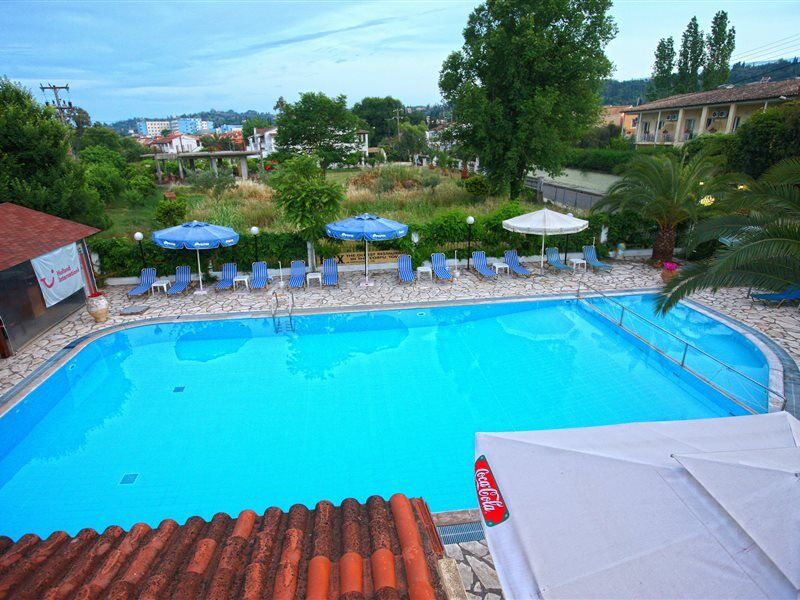 Zefiros Apartments Guviá Kültér fotó